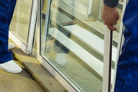 Commercial Glass Repair Technician in St. Cloud, FL